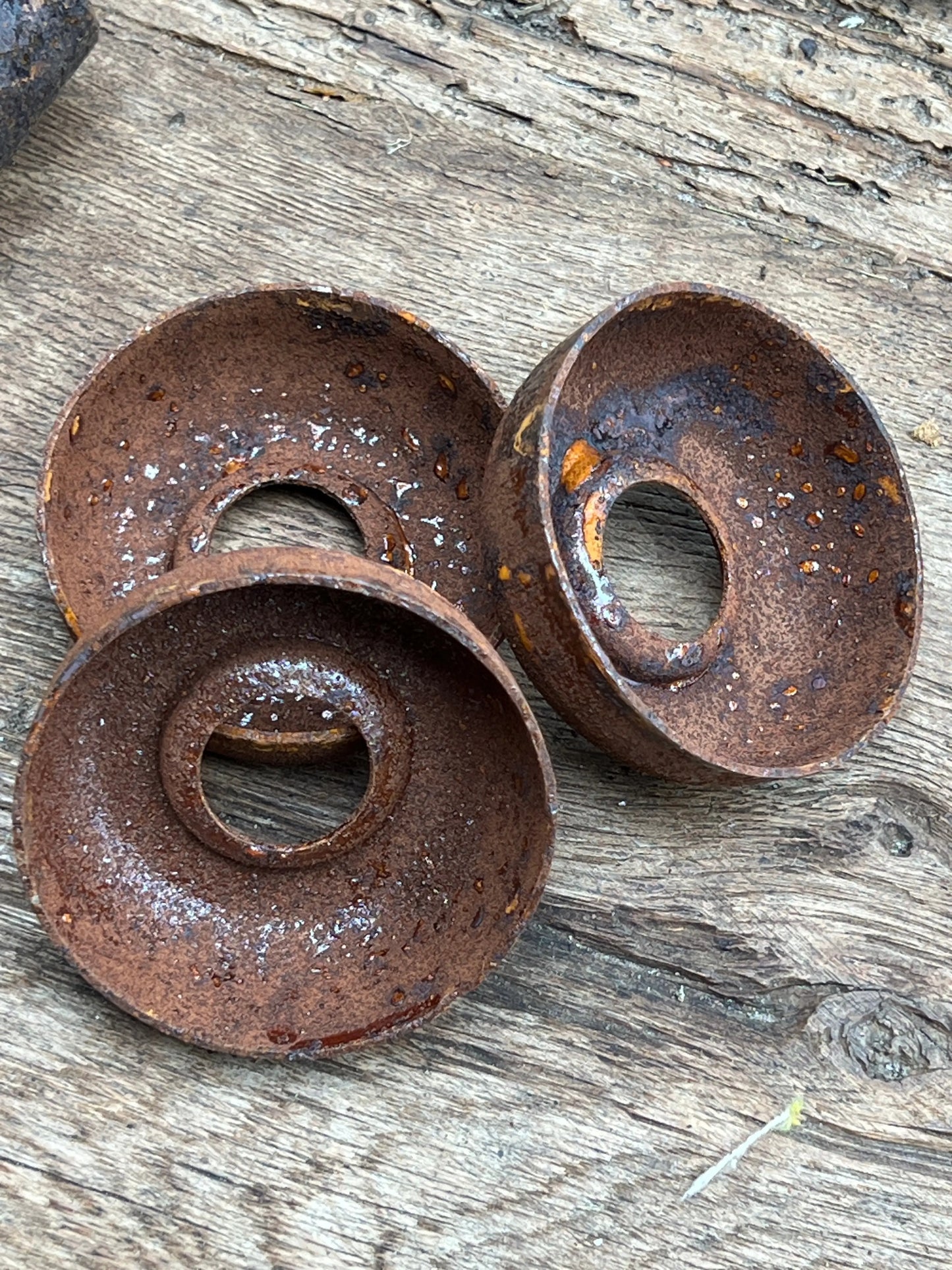Cups rusted and black metal, Pure Living