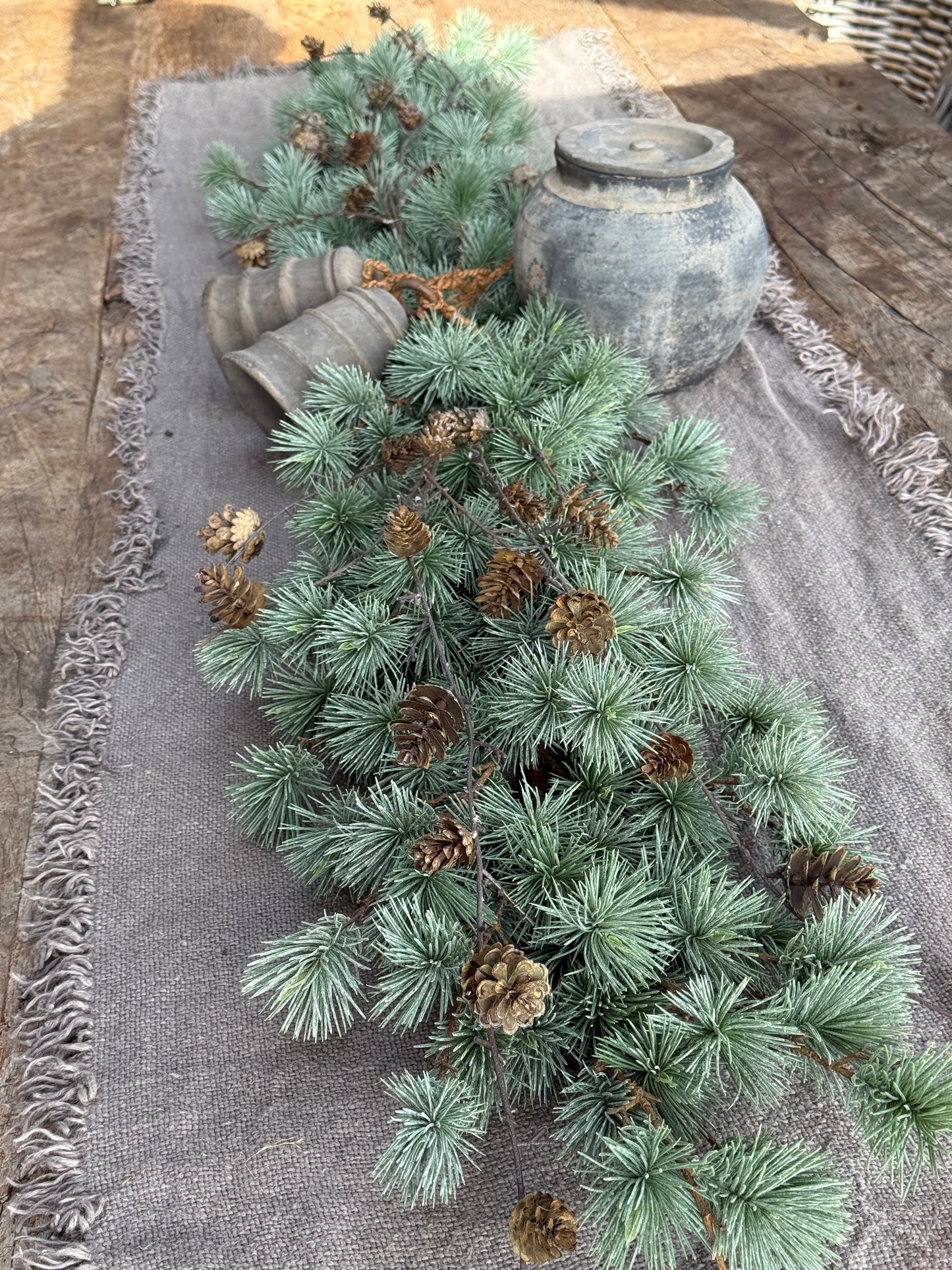 Larix tafelstuk Real Touch – 165 cm