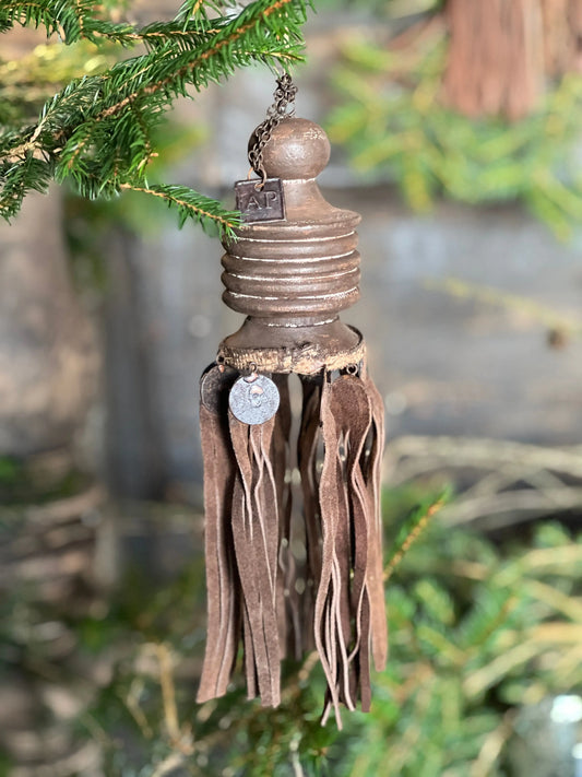 Pendant B | Aura Peeperkorn