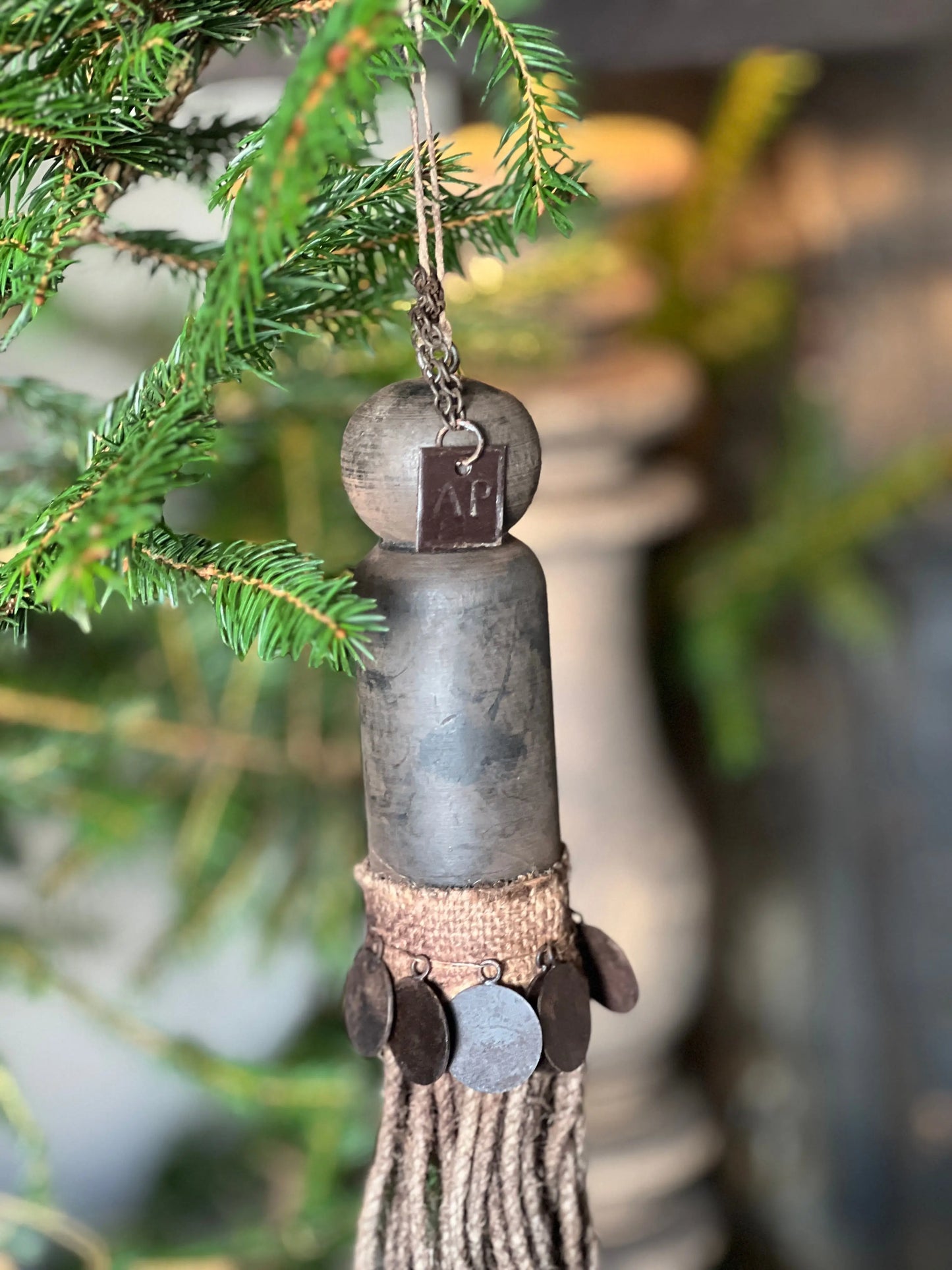 Pendant E | Aura Peeperkorn