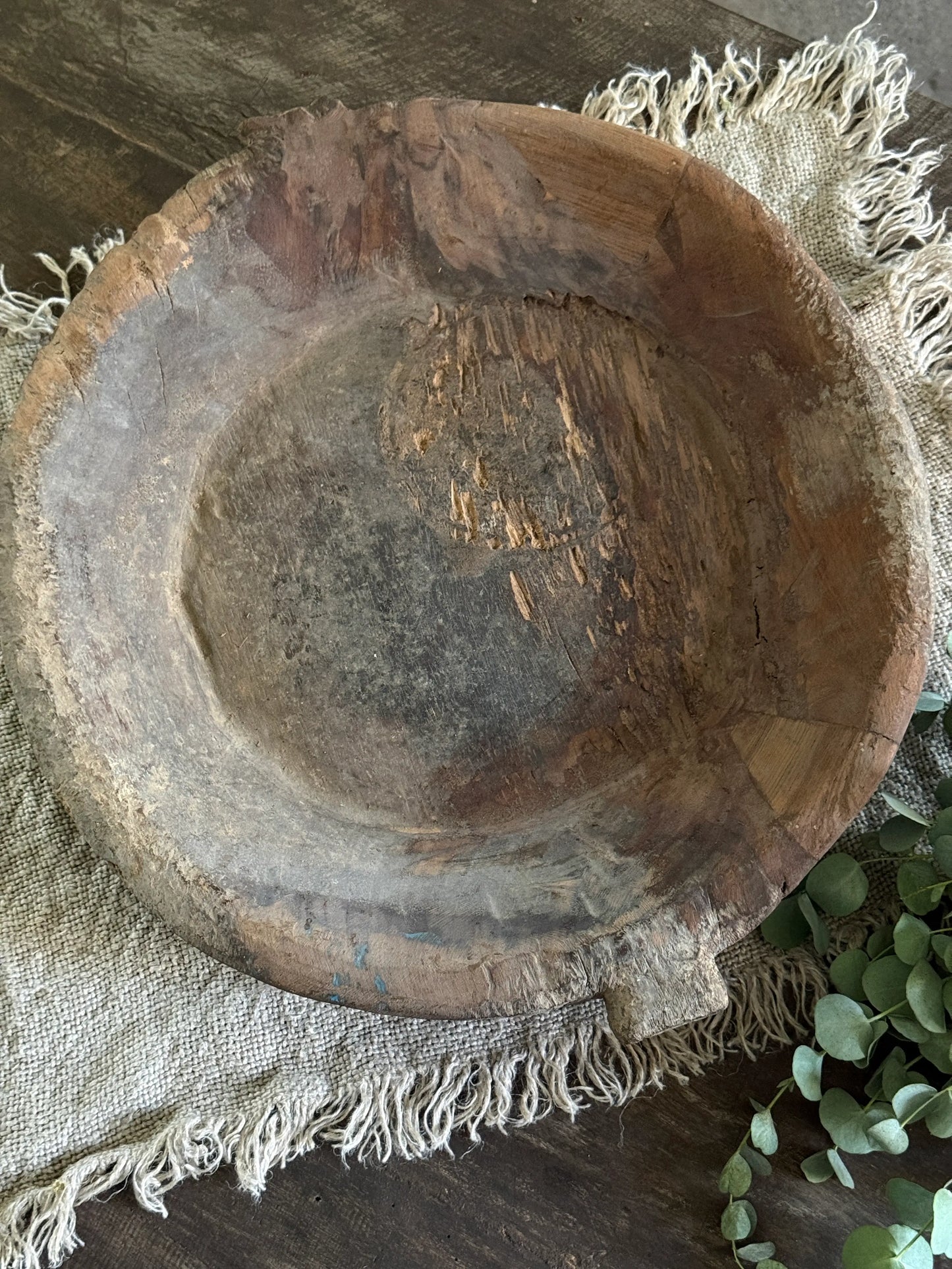 Oude houten schaal uit India – uniek en doorleefd-(LH11)