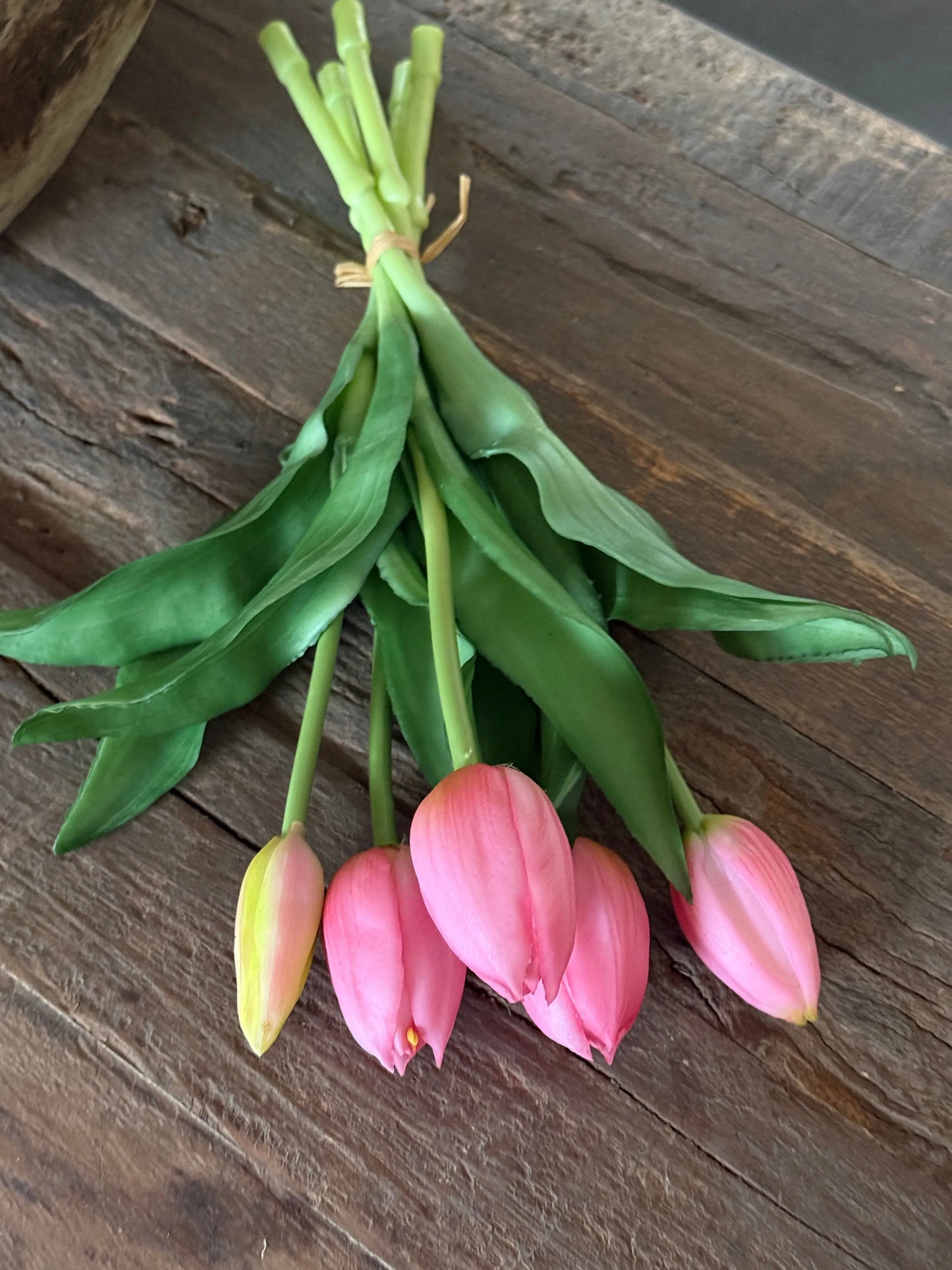 Bund mit 5 Tulpen, 30 cm. Dunkelrosa