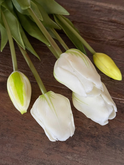 Strauß mit 6 Tulpen, 47 cm, weiß.