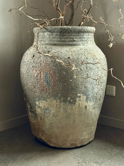 Authentic water jug ​​(H)
