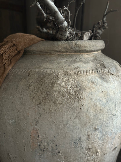 Authentic water jug (I)