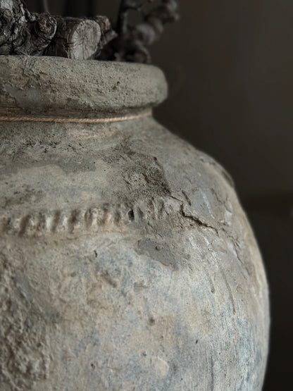 Authentic water jug (I)