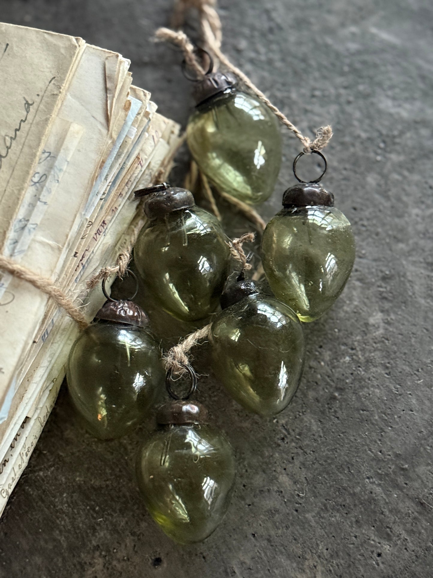 Bunch of glass eggs Green