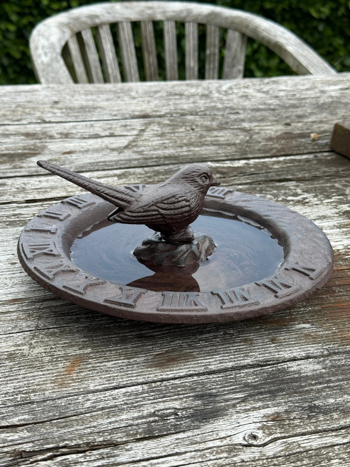 Smeedijzeren Vogelbadje met Zonnewijzer