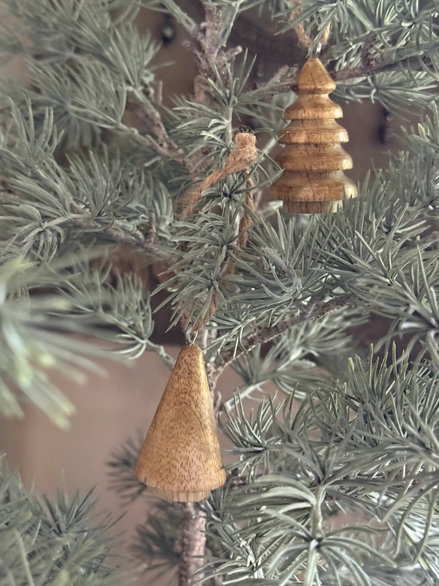 Weihnachtsbaum-Anhänger aus Holz – natur – 6er-Set