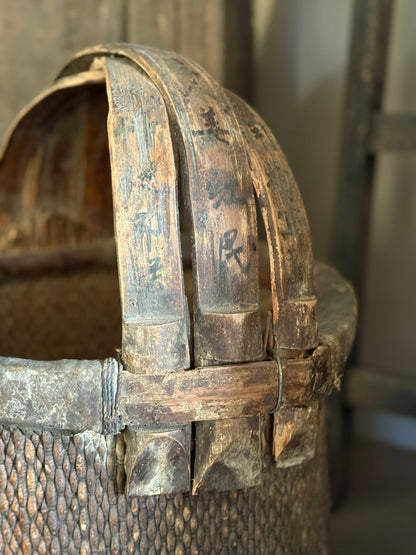 Authentieke Chinese mand met hengsel