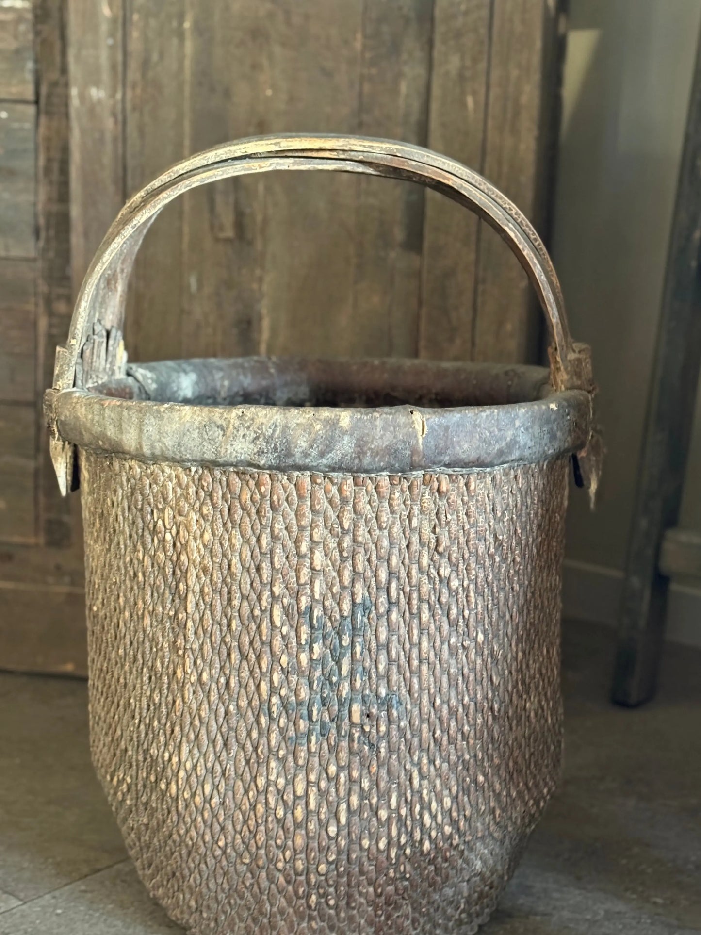 Authentic Chinese basket with handle