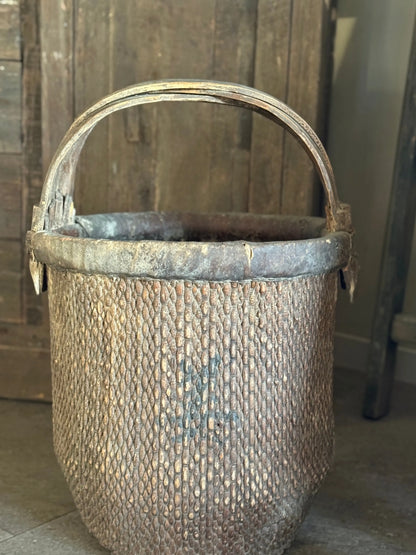 Authentic Chinese basket with handle