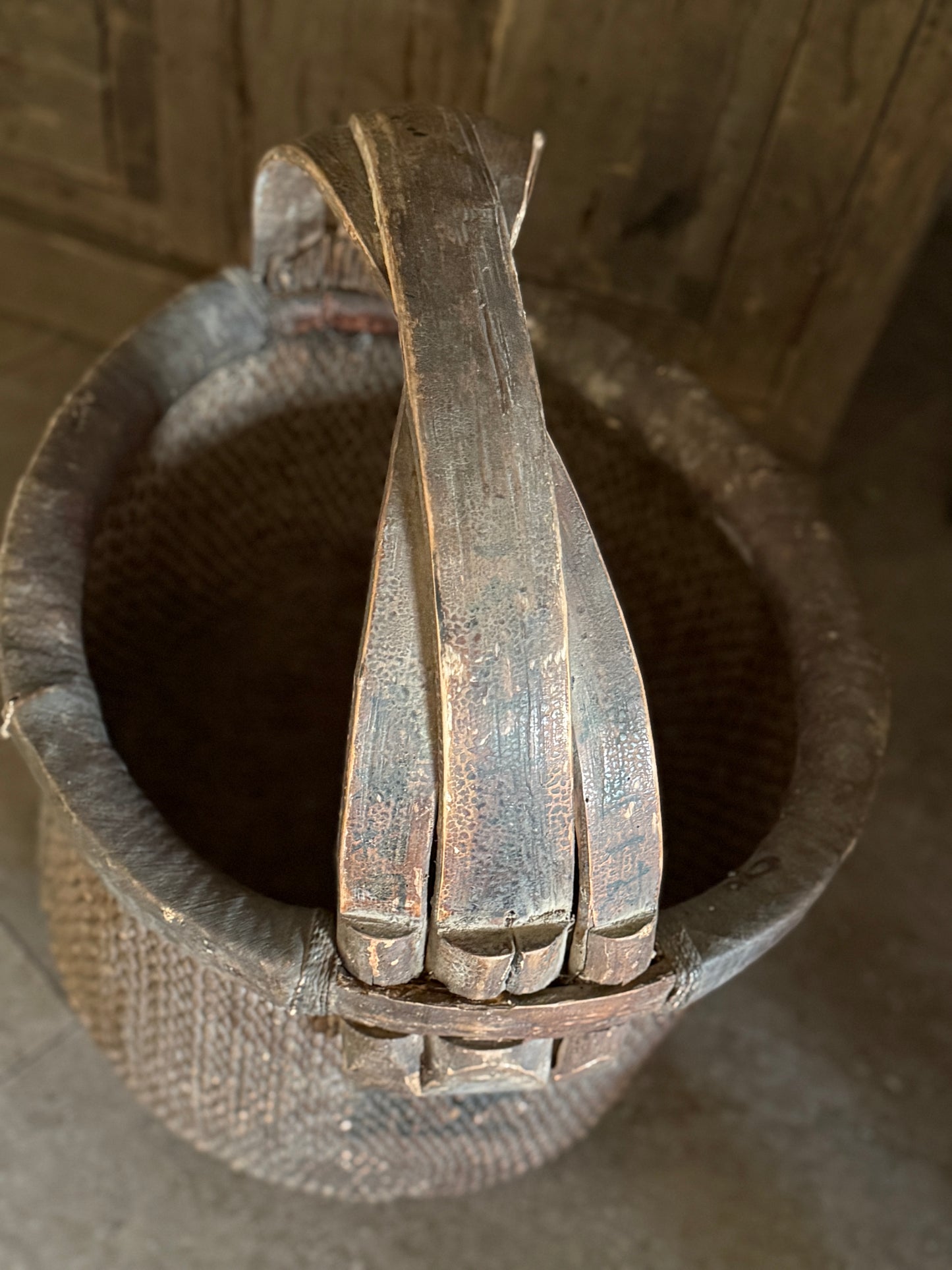 Authentieke Chinese mand met hengsel