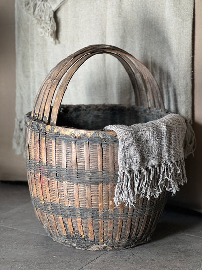 Authentic wicker basket Aura Peeperkorn