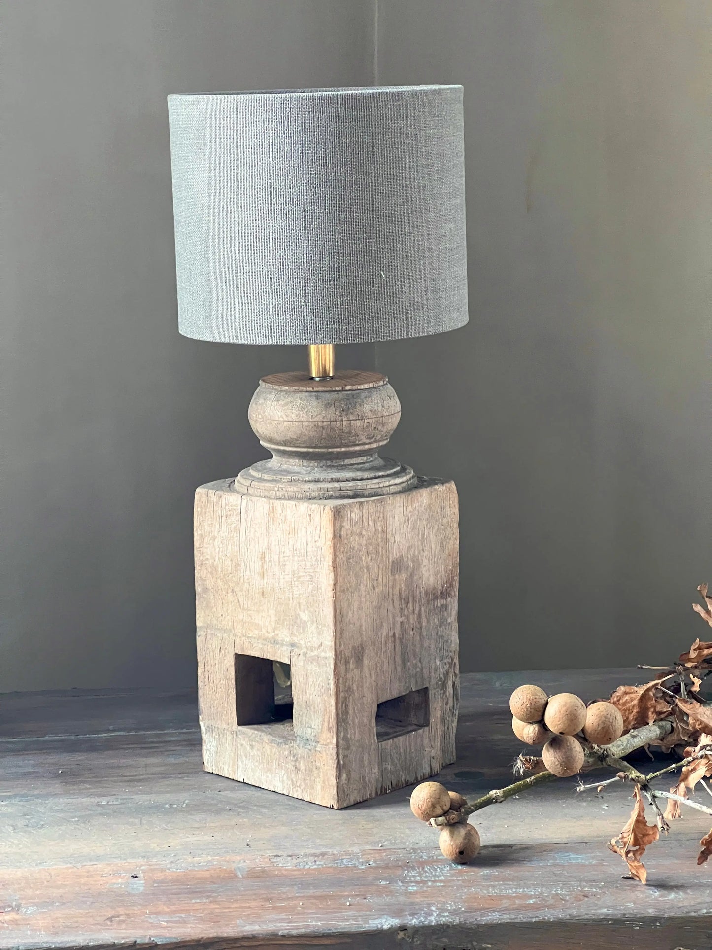 Tischlampe alter Treppengeländer, Aura Peeperkorn (03)
