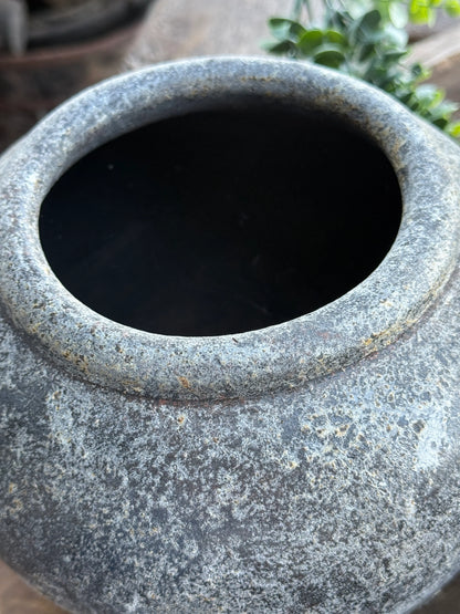 Aardewerk pot -grijs genuanceerd – 22 x 24 cm24,95