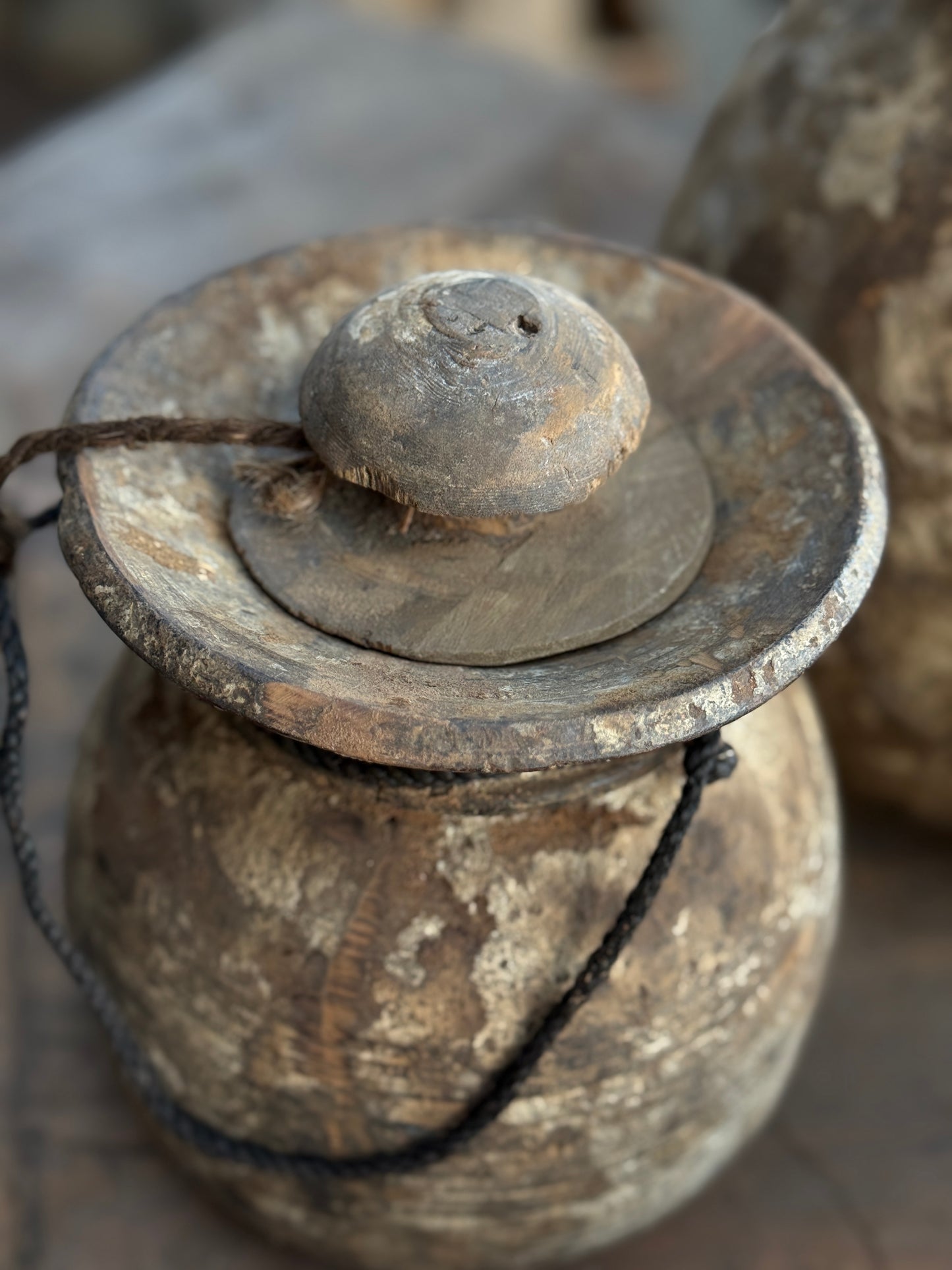 Oude Nepalese Pot met Deksel (LH15)