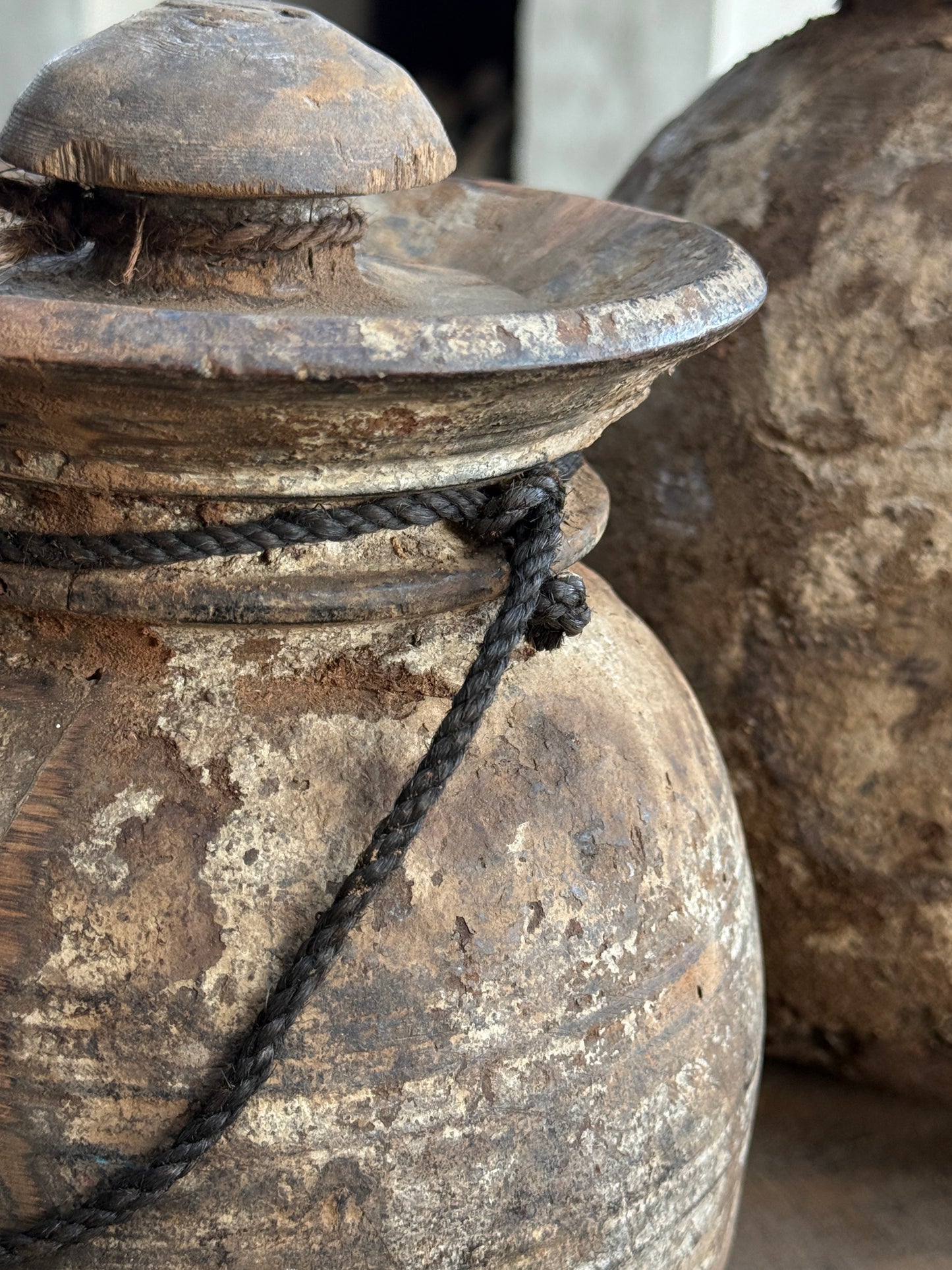 Oude Nepalese Pot met Deksel (LH15)