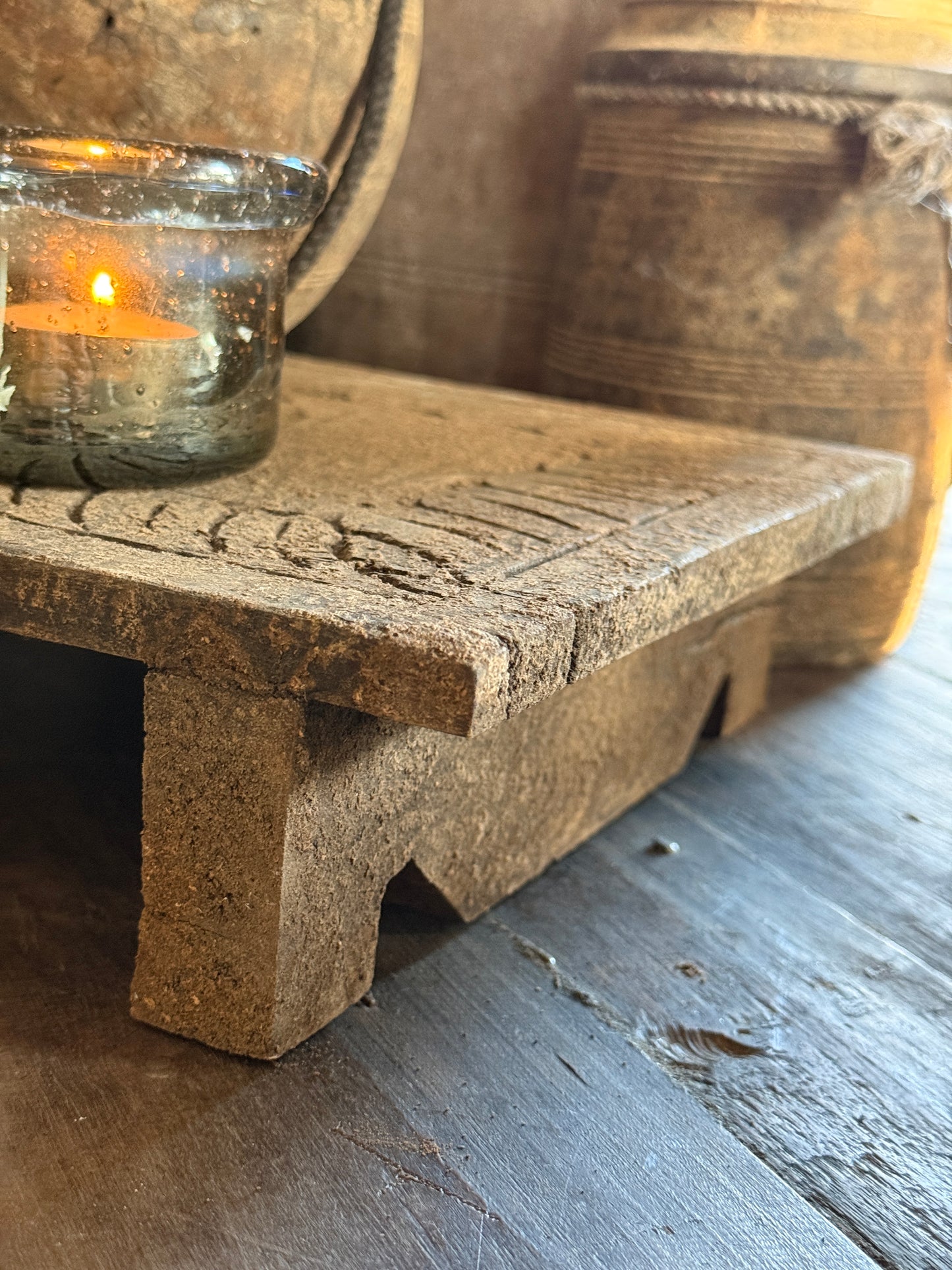 Oude Bajot Plank met Houtsnijwerk (LH02)