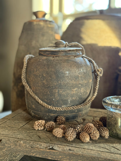 Oud Nepalese Pot met Deksel (LH17)