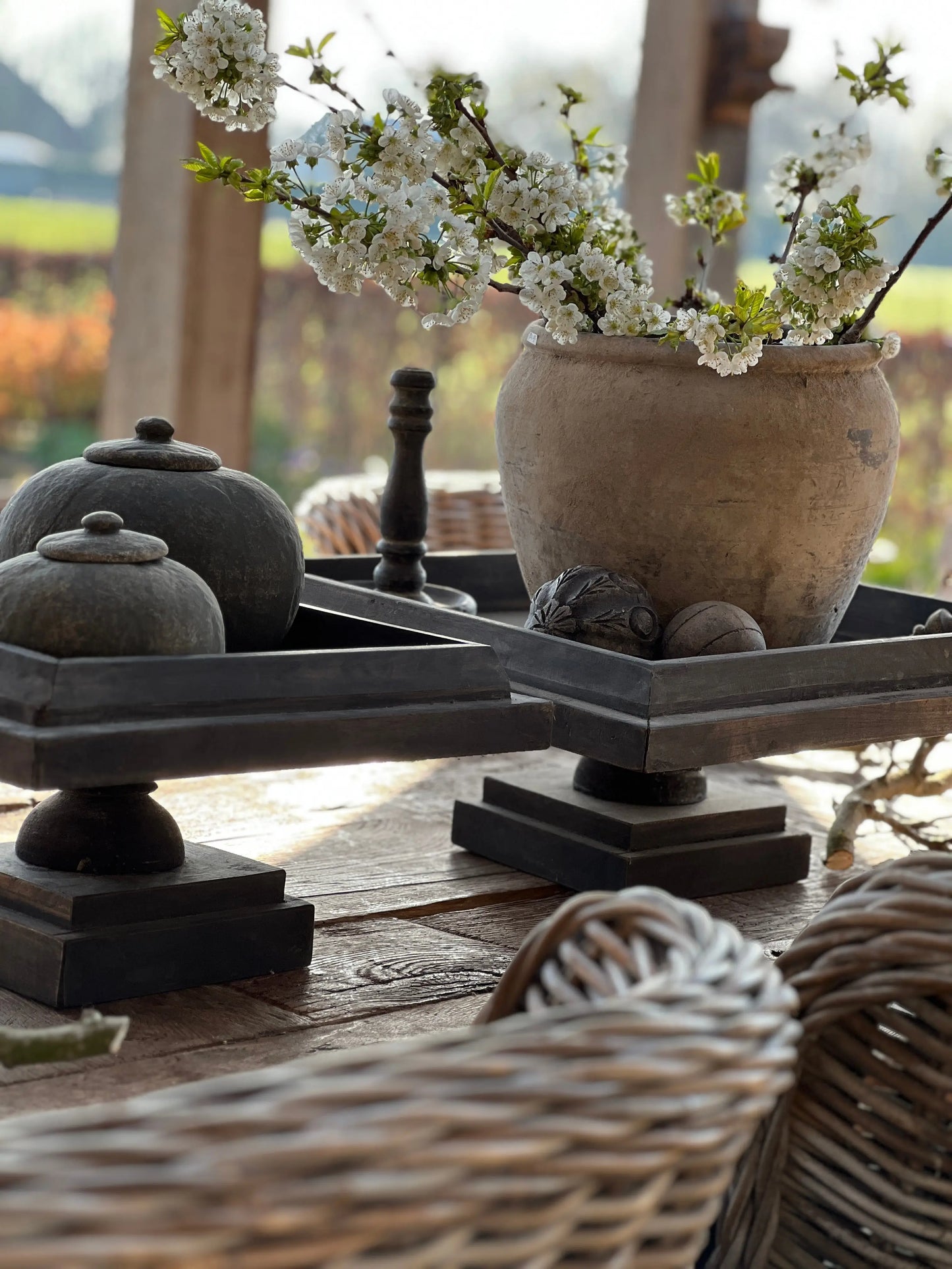 Footed tray, 50x50 cm. - Trapa Living