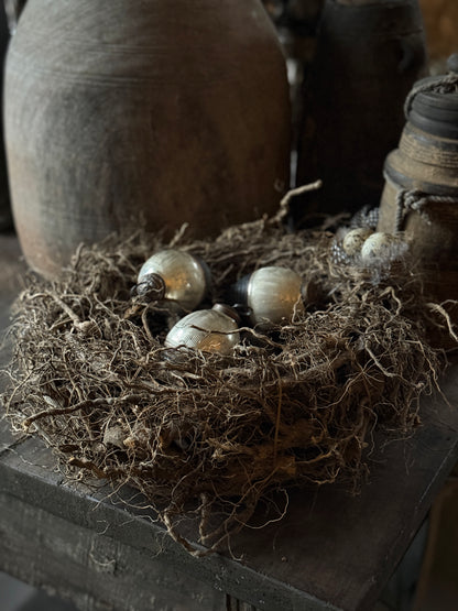 Decoratief ei met reliëf – zilver, donker brons &amp; blauwgrijs