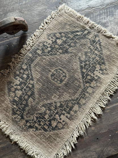 Kelim sierkleedje oud bruin/zwart