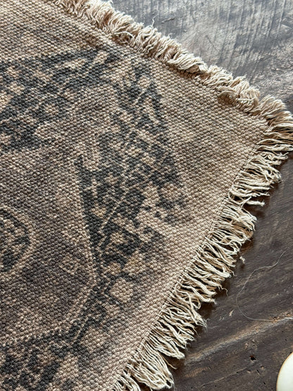 Kelim sierkleedje oud bruin/zwart