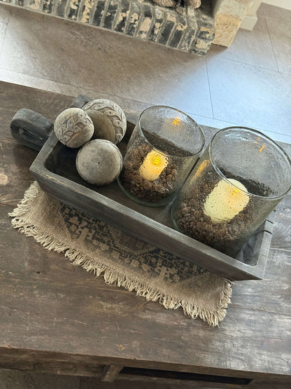 Oude houten bak / trog met handvat – vergrijsd
