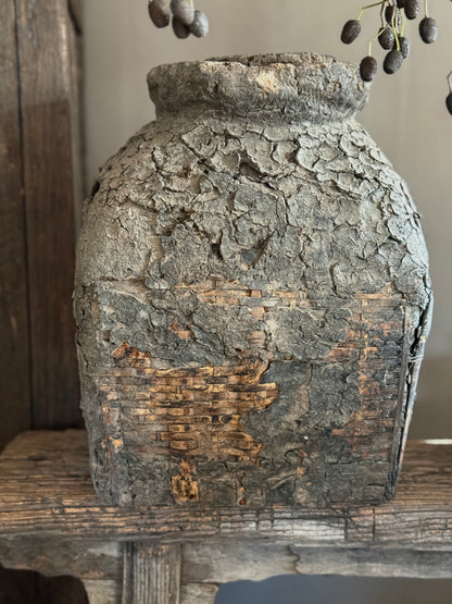 Authentic Old Clay Basket with Lid (06)