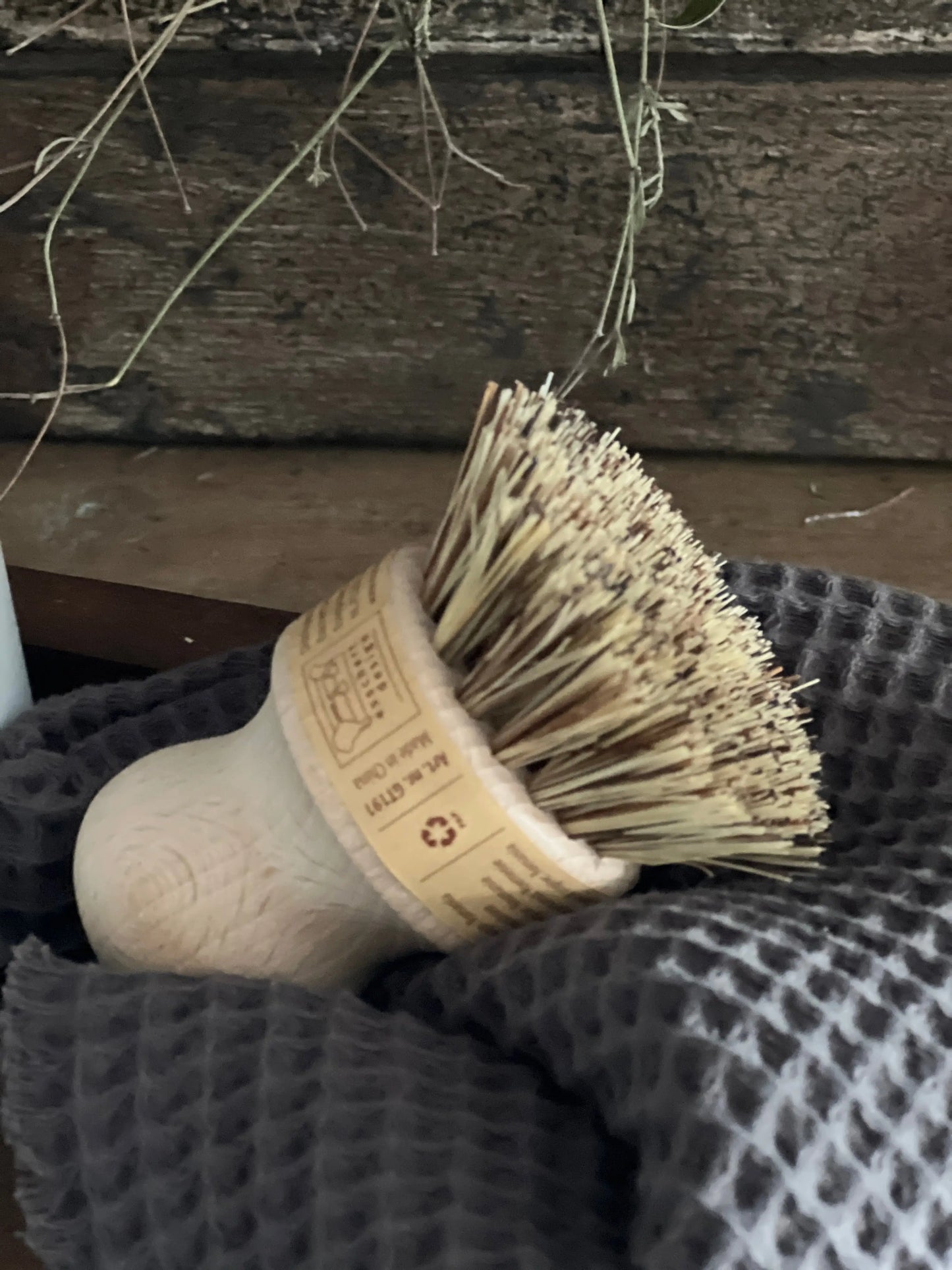 Dishwashing brush