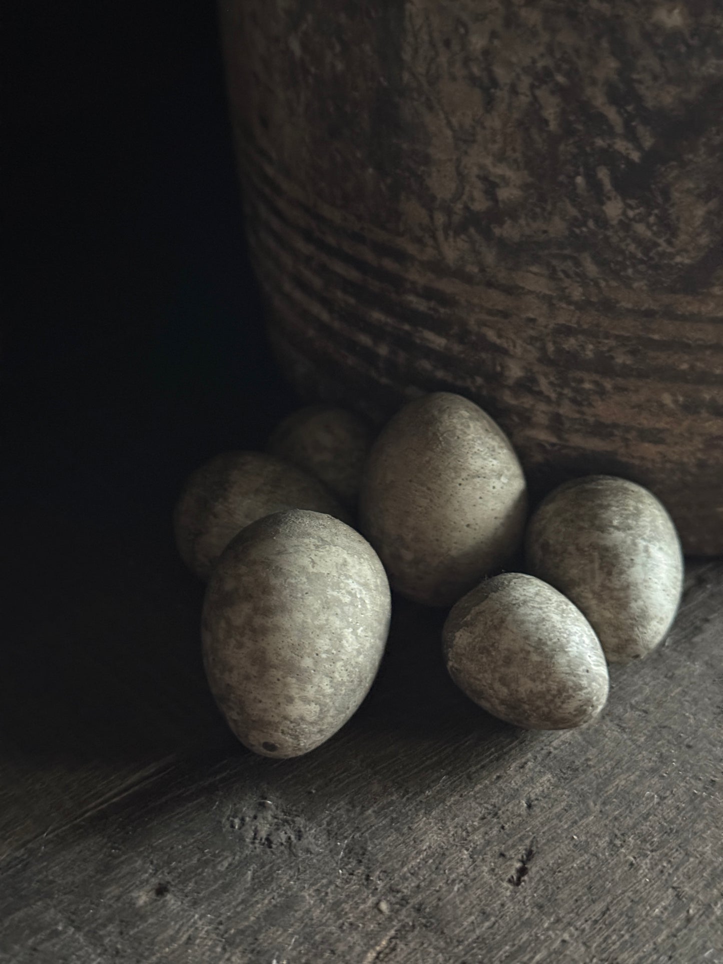 Set van 6 handgemaakte betonnen eitjes – PMR