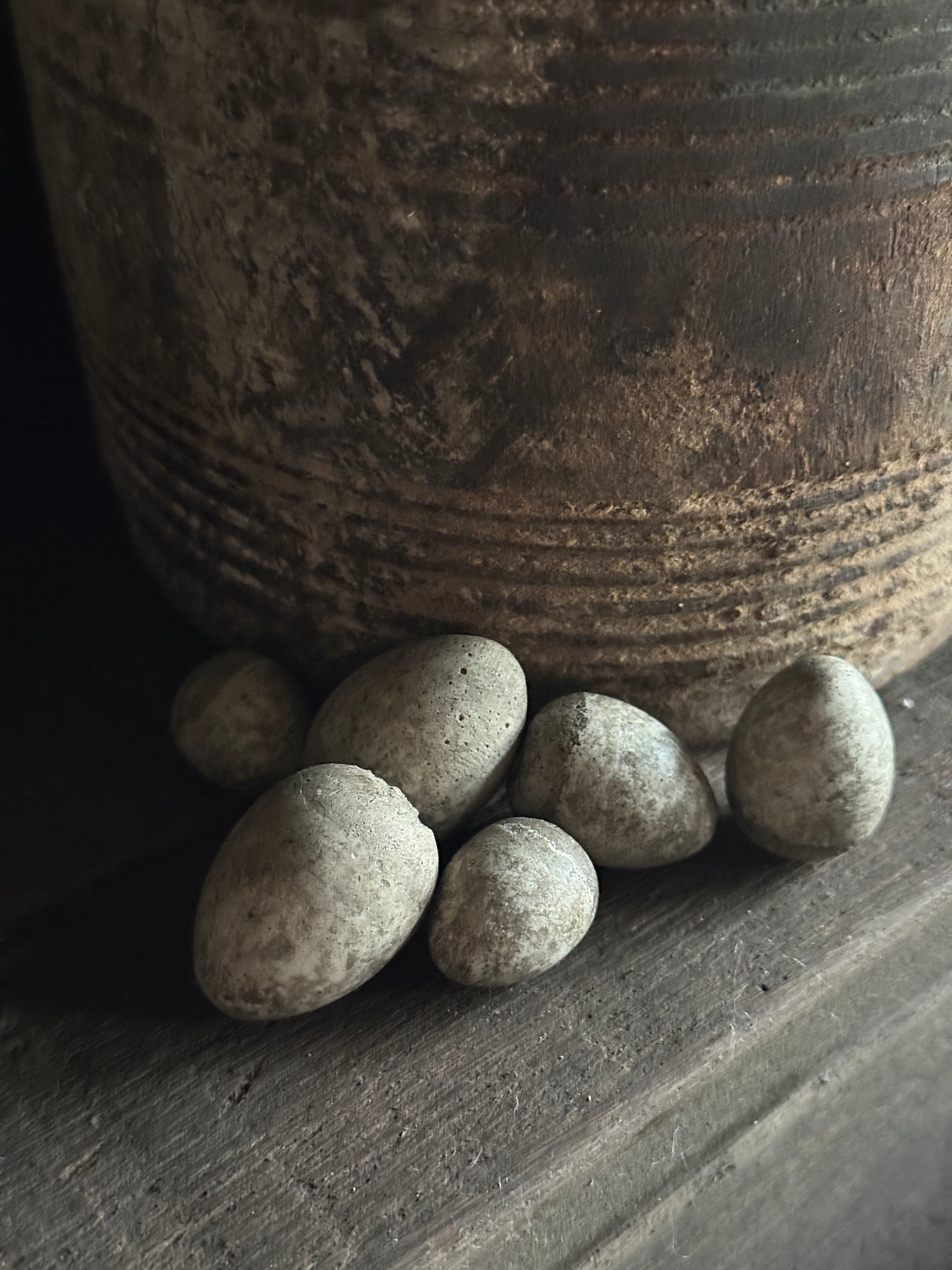 Set van 6 handgemaakte betonnen eitjes – PMR