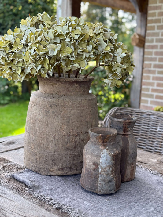 Unieke set van 2 slanke Nepalese potten