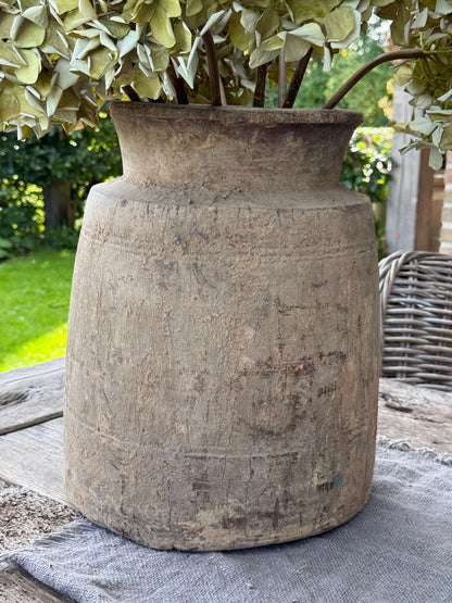 Oude houten Naga pot XXL