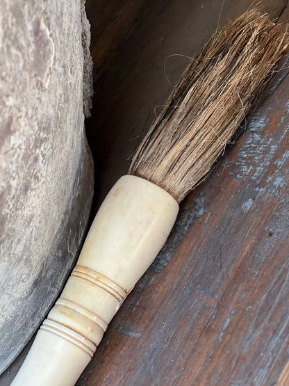 Kalligraphiepinsel, Aura Peeperkorn
