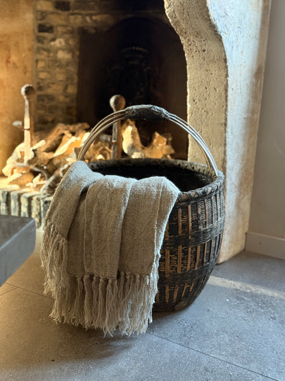 Authentischer chinesischer Korb mit Henkel