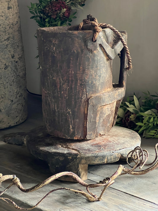 Authentische Naga-Tasse aus Holz