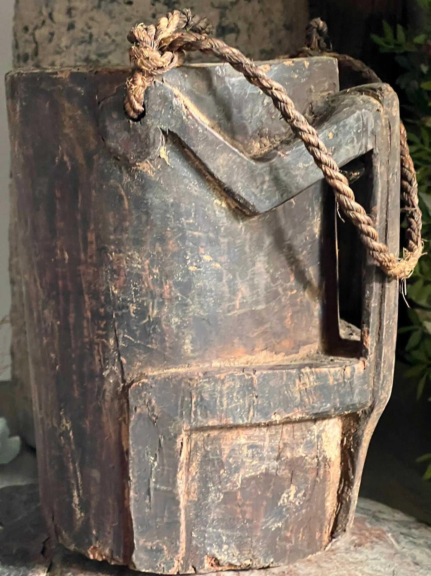 Authentieke houten Naga beker