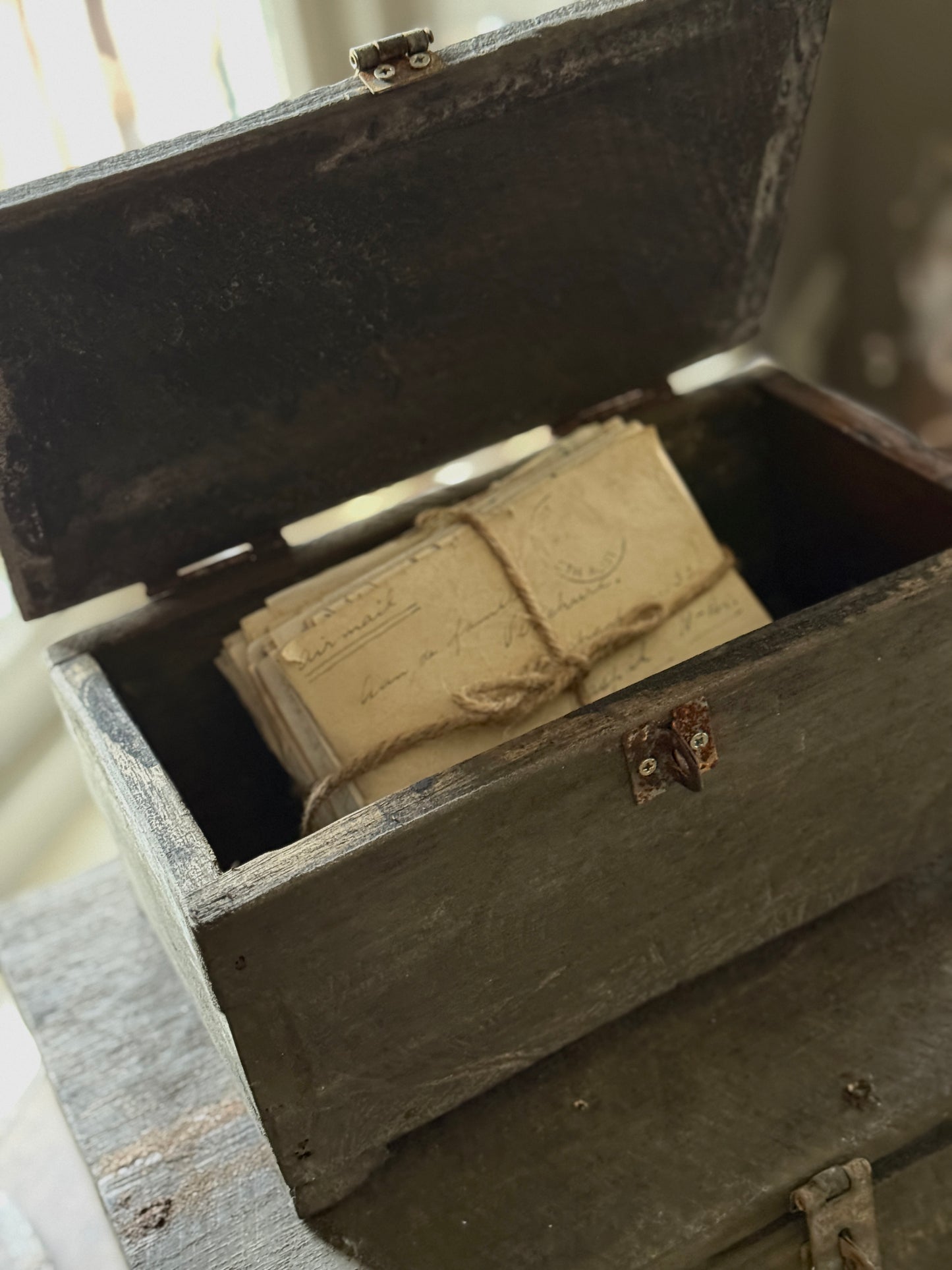 Wooden box Aura Peeperkorn – sturdy and rustic