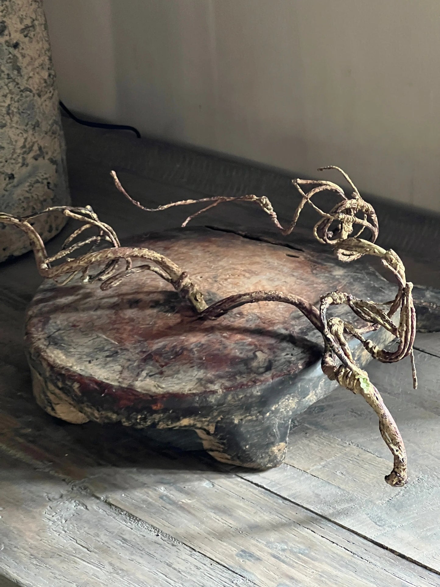 Artificial branch twisted 95 cm.