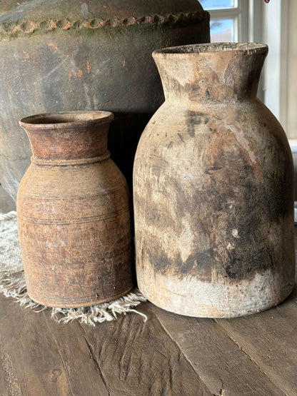 Unieke set van 2 slanke Nepalese potten