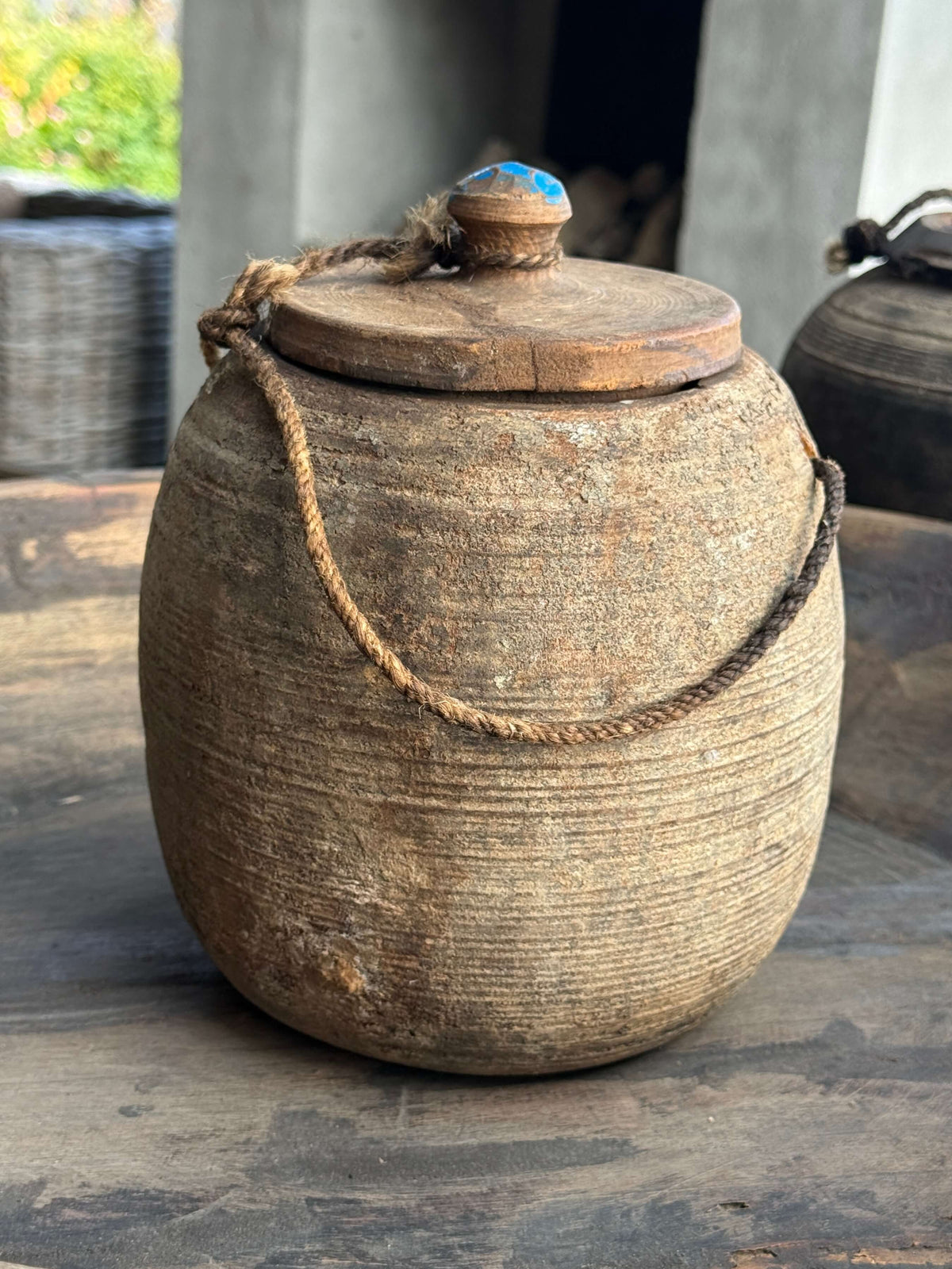 Oud Nepalees potje met deksel (6D)