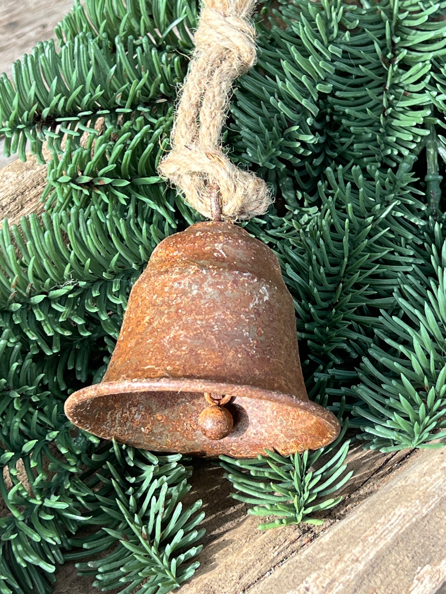 Bell pendant rust, available in M ​​and S