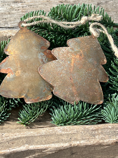 Christmas tree pendant rust