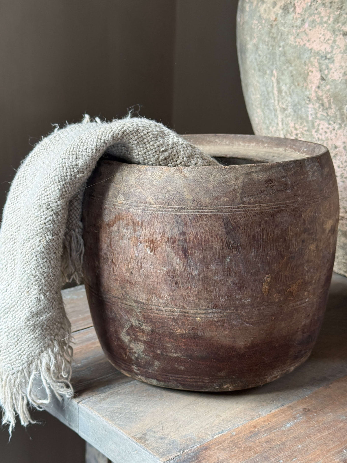 Oud houten pot uit India- (LH6)