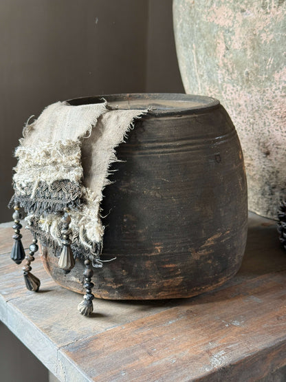 Oud houten pot uit India (LH7)