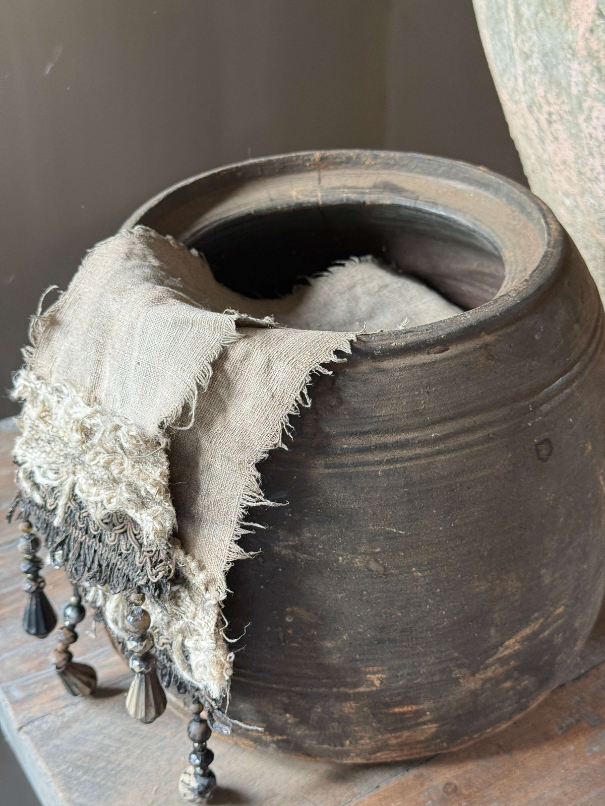 Oud houten pot uit India (LH7)