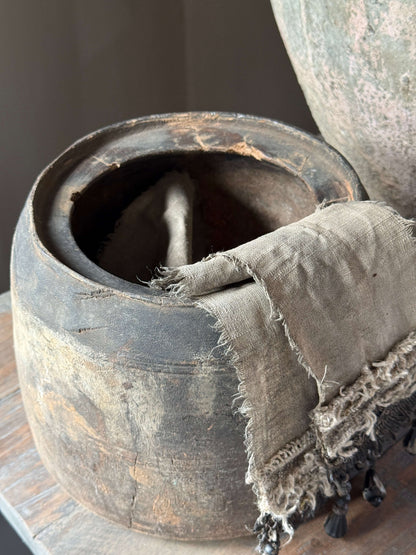 Oud houten pot uit- (LH8)