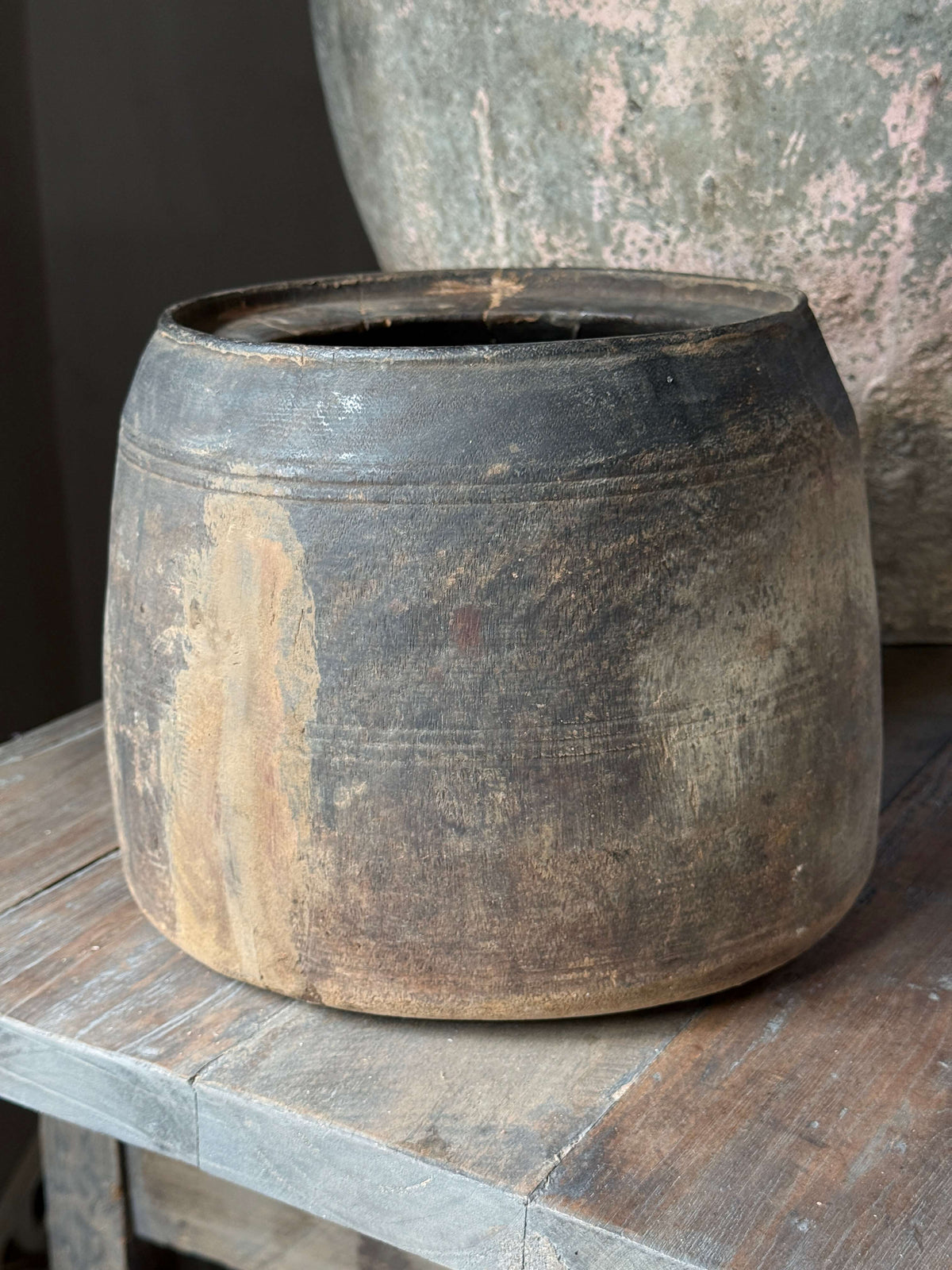Oud houten pot uit- (LH8)